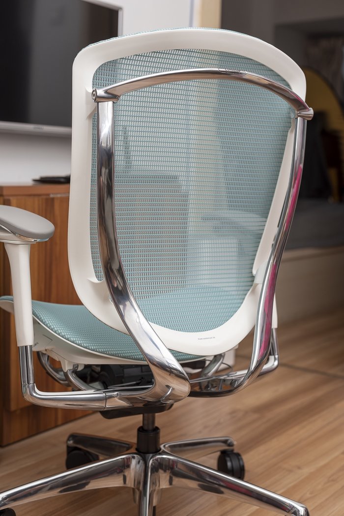 这把“无间道”椅凭什么敢卖到过万冈村Contessa2代