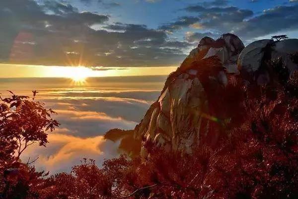 齐云山和天柱山哪个更美,天柱山的魅力有多大