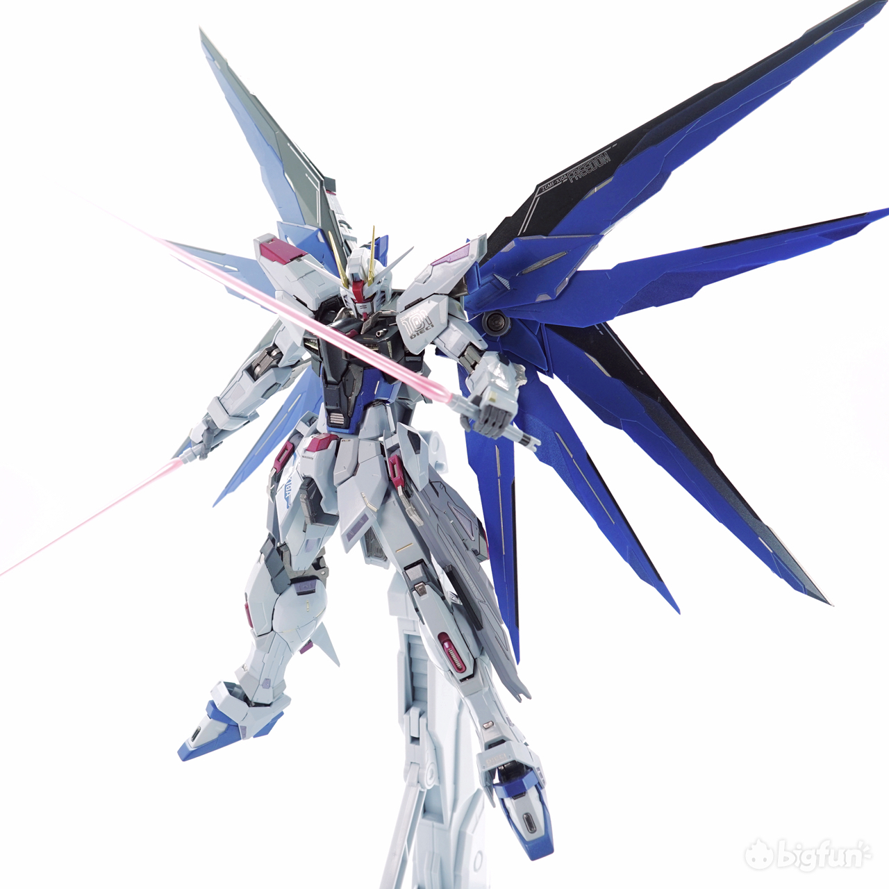 自由高达手办2.0成品,mb自由高达2.0对比1.0