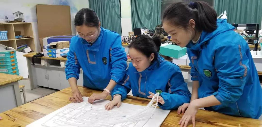 篮球场羽毛球场设计,初中生球场设计