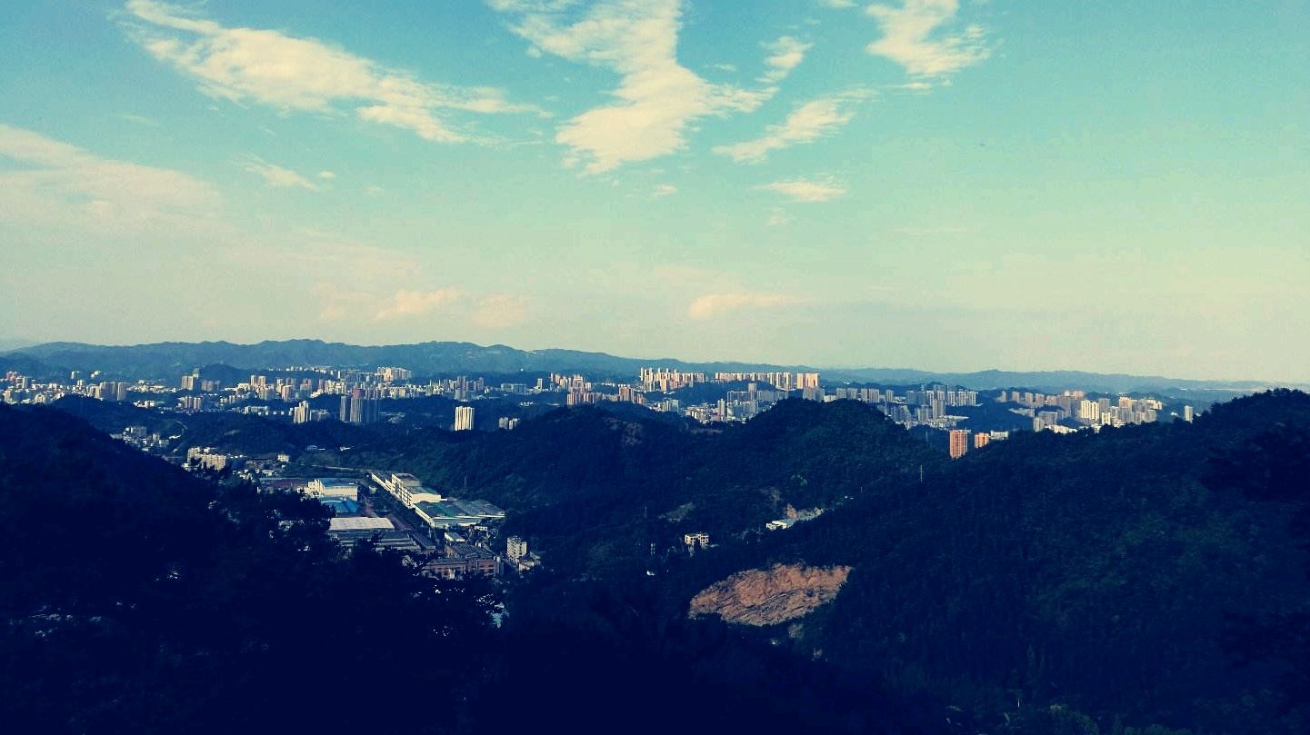 武当山下美丽山城，东风汽车的发祥地，十堰市张湾区