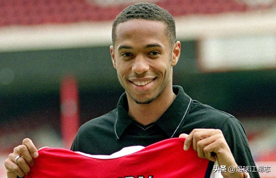 足球转会市场200万以内最好的球员,足球历年转会纪录