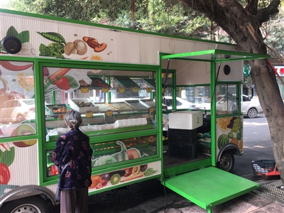 “街景店车”现身成都街头交管局与城管委这么说