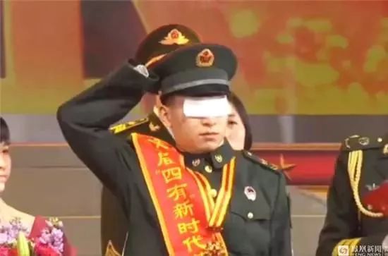 军礼的震撼瞬间,最动容的军礼