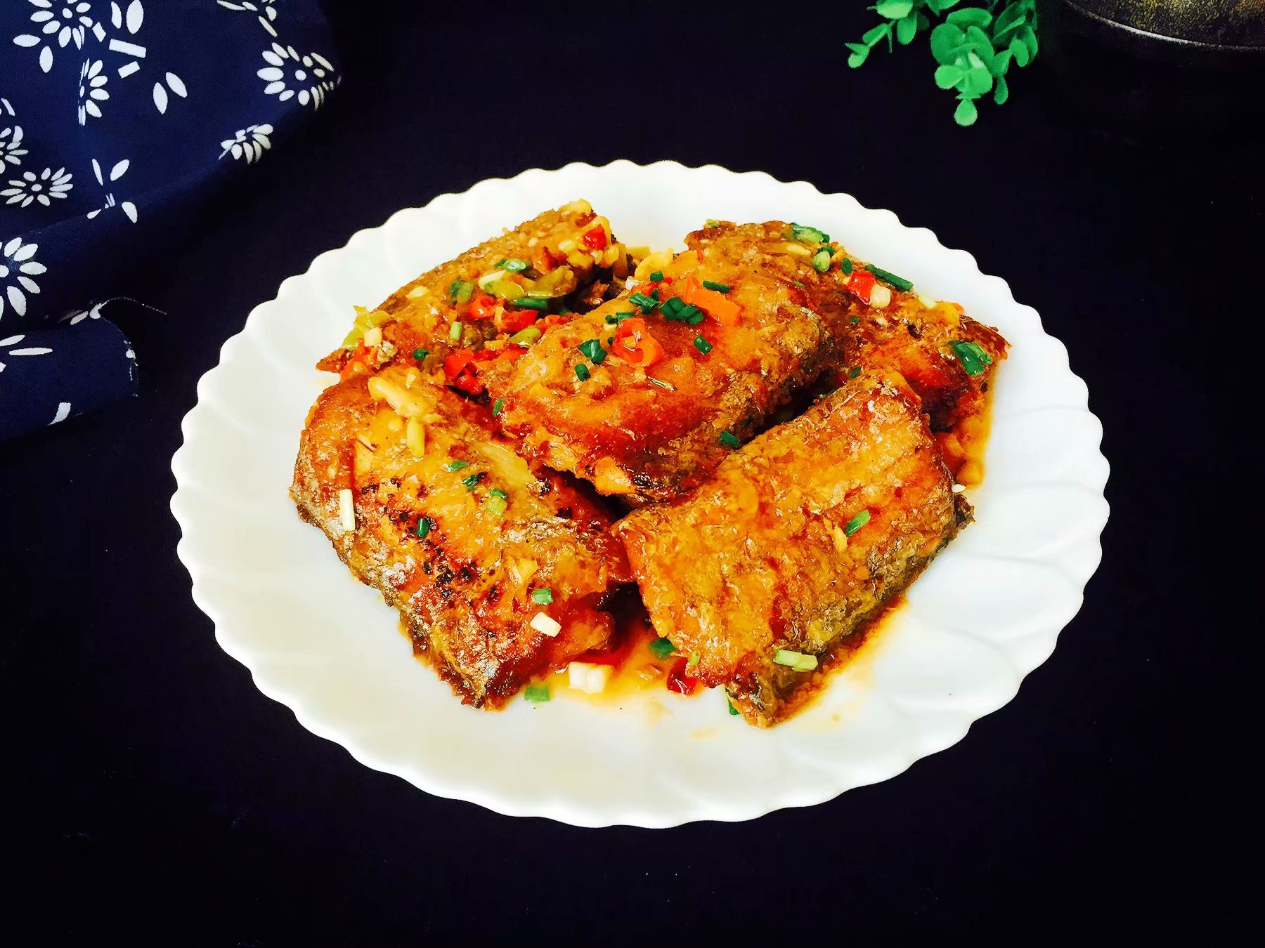 红烧带鱼怎么煎带鱼不破皮,家常香煎带鱼最正宗的做法