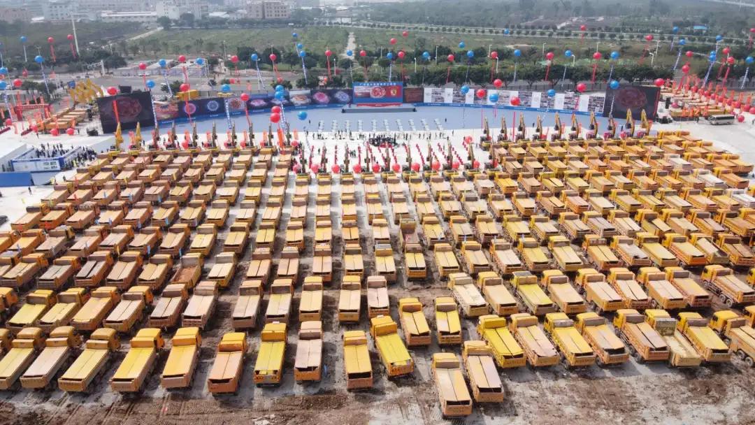 恒大新建10万人足球场,广州恒大新建专业足球场效果图