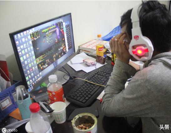 26岁小伙长期熬夜打游戏脑梗,小伙玩游戏脑梗偏瘫