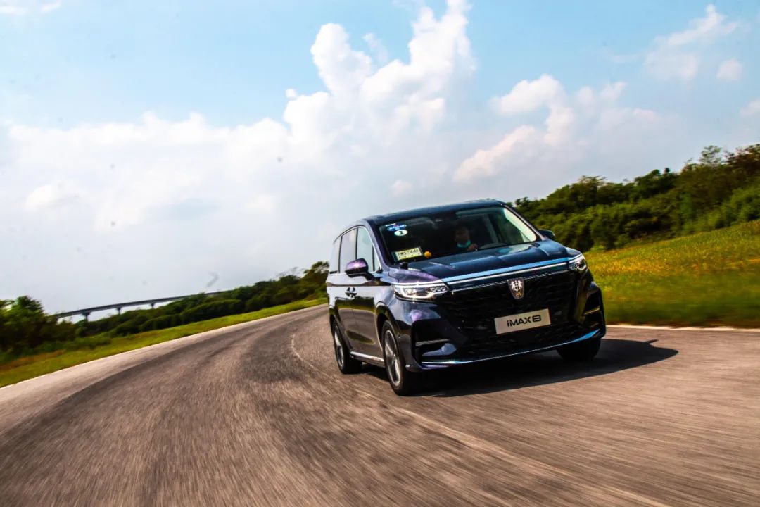 「试驾」荣威iMAX8,国产MPV的春天要来了?