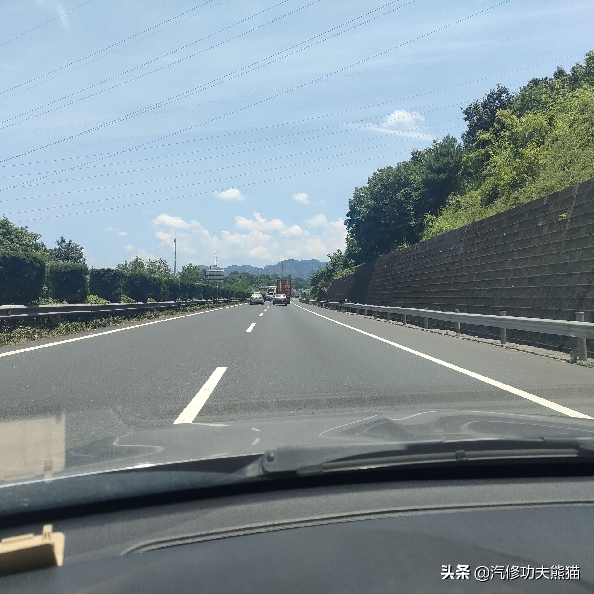 宝马e90325i2007款,宝马e90漏机油通病