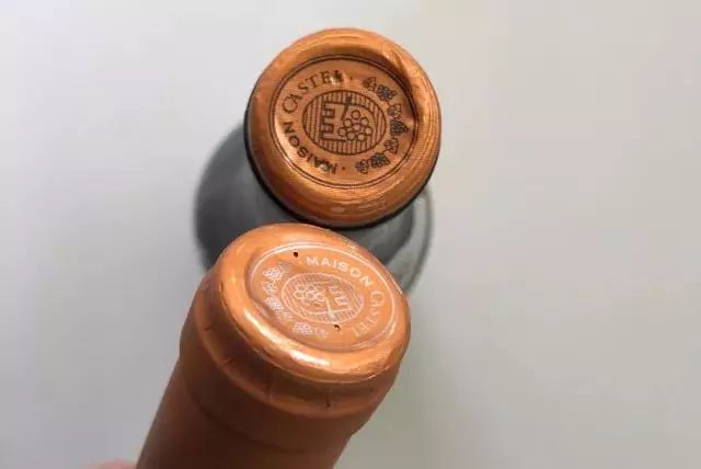 葡萄酒封口小孔,葡萄酒盖上有小孔是什么原因