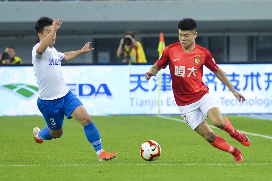 一地鸡毛高拉特,现场直播中超恒大对泰达