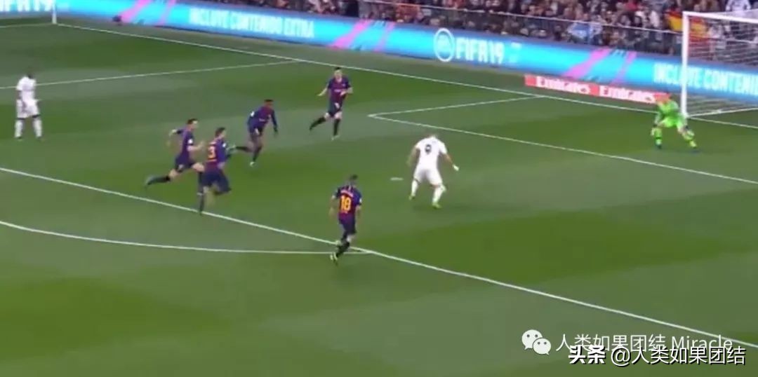 皇马，饼来了，我不要！巴萨，饼来了，真香！