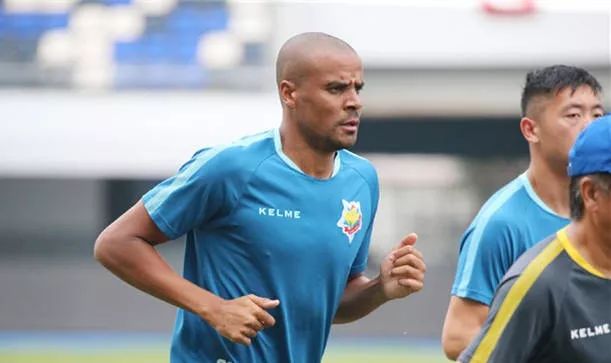 乔尼:八年了,我的青春都留给了中国足球