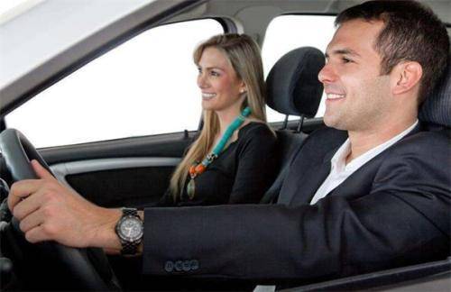 面试委婉的拒绝别人天天蹭车,面试官同事违章你怎么做