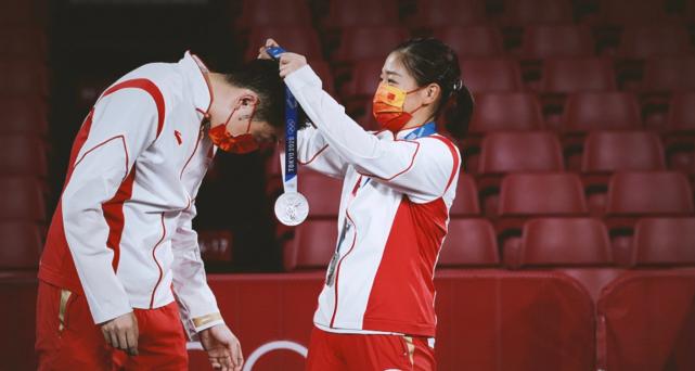 水谷隼“太阳镜”有问题？日媒澄清：为减少室内LED照明的眩光