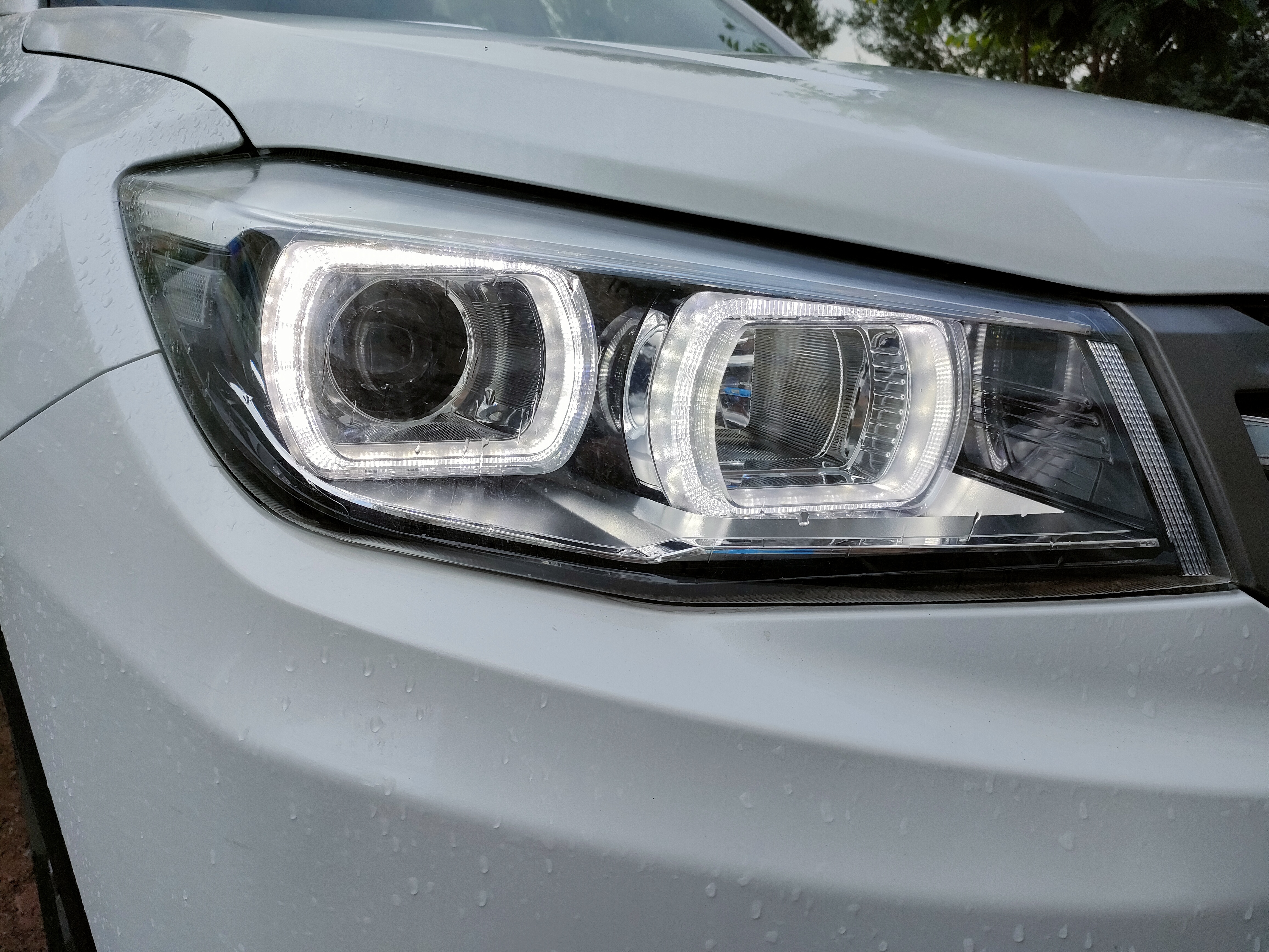 小东西的用处,车门底部排水孔生锈处理方法