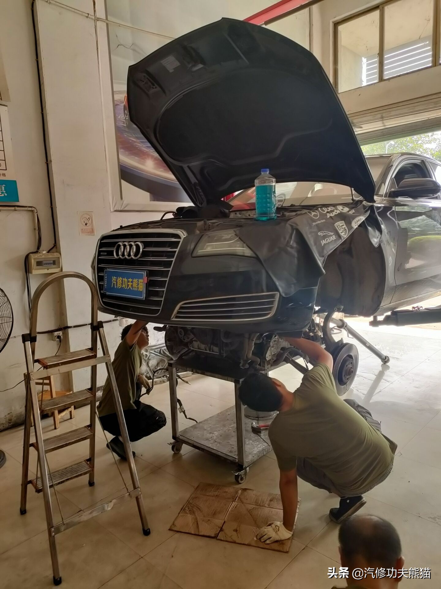 奥迪a8烧机油吗48v轻混,奥迪a8烧机油一千公里烧0.5正常吗