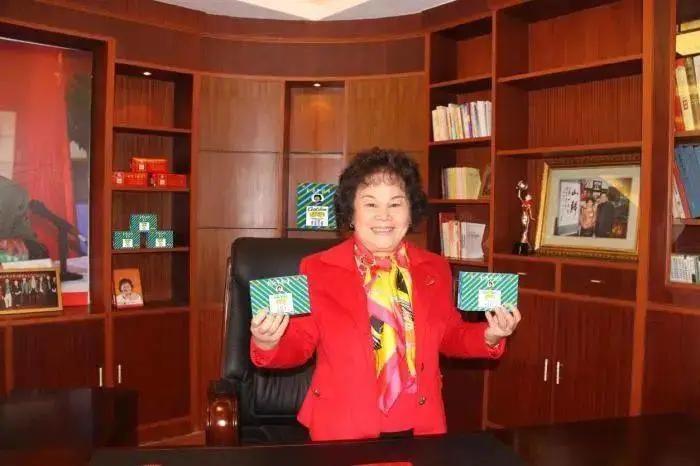 罗纳尔多广告事件,罗纳尔多打广告金嗓子