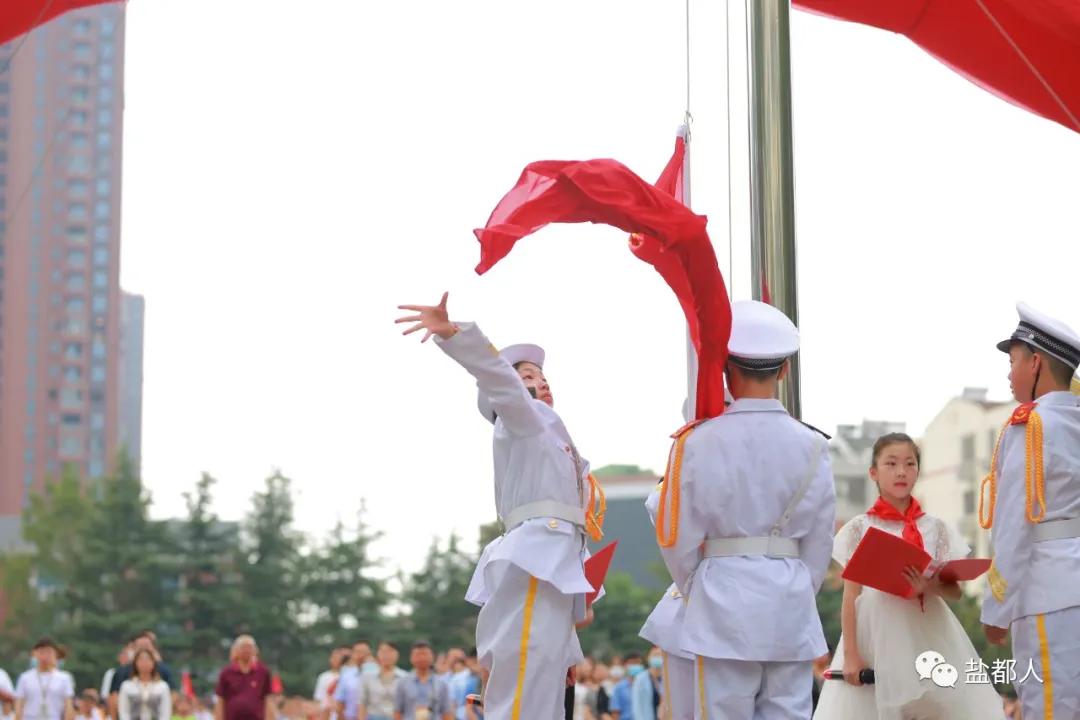 现场直击开学的视频,开学第一课现场直击