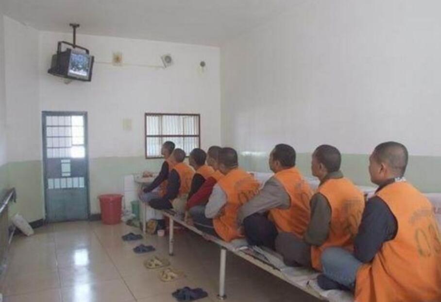 被关在看守所一周,被拘留一个月后取保多久才能结案