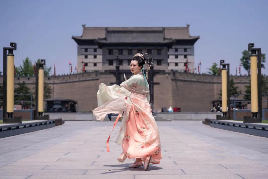 西安为什么让年轻人向往？答案有了→