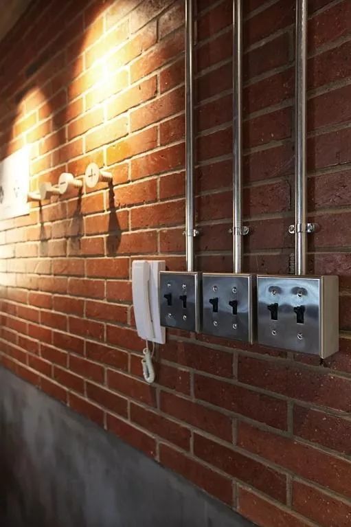 装修水电没做好可以走明线吗,不做吊顶怎么走电线