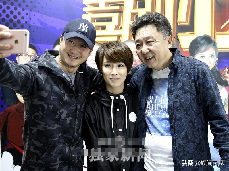 也太豪爽！知名导演妻子一大早吃油条配大蒜，据说是听于谦推荐的