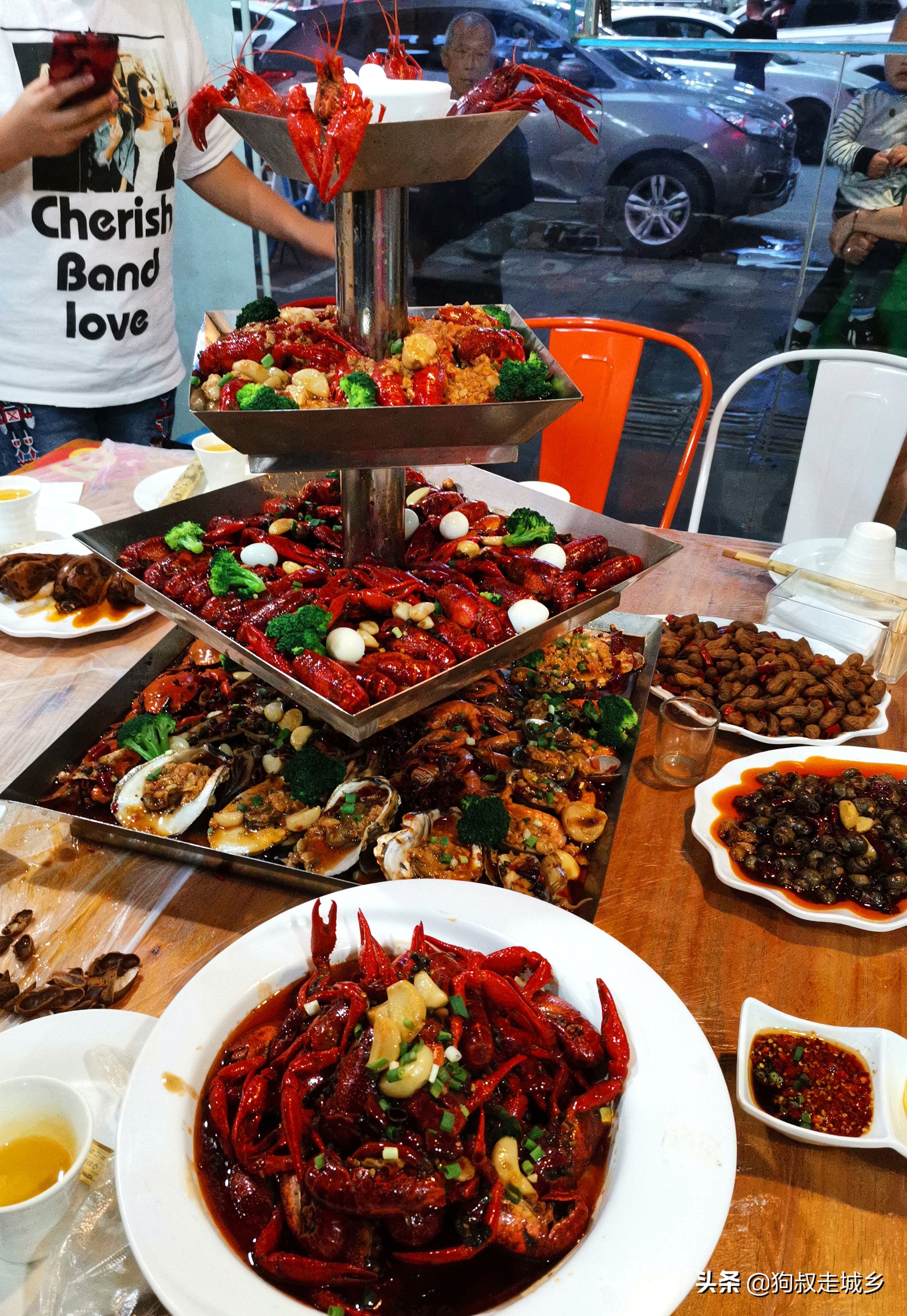 四川南充：这家网红霸王虾，让狗叔“丢人现眼”啊！