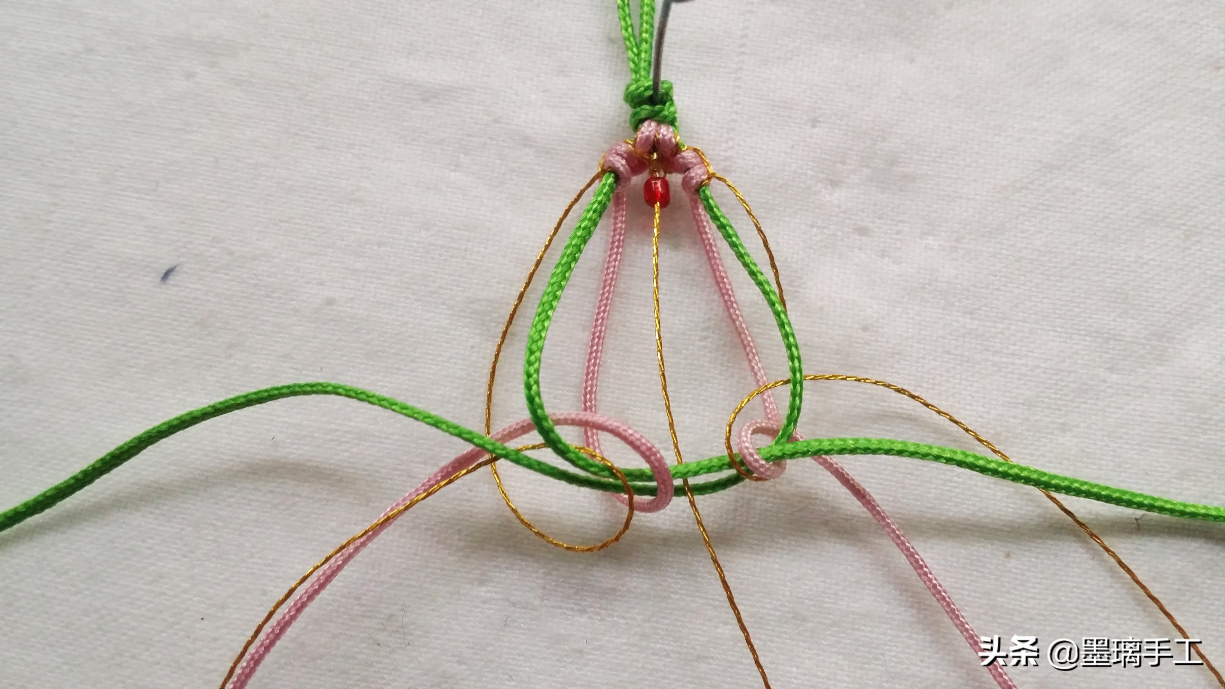 手工编织手链桃花结教程视频,简单手机绳编织教程简单又好看