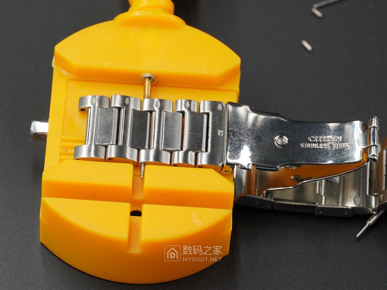 西铁城h145指针基准位置校正,西铁城光动能手表熊猫眼测评