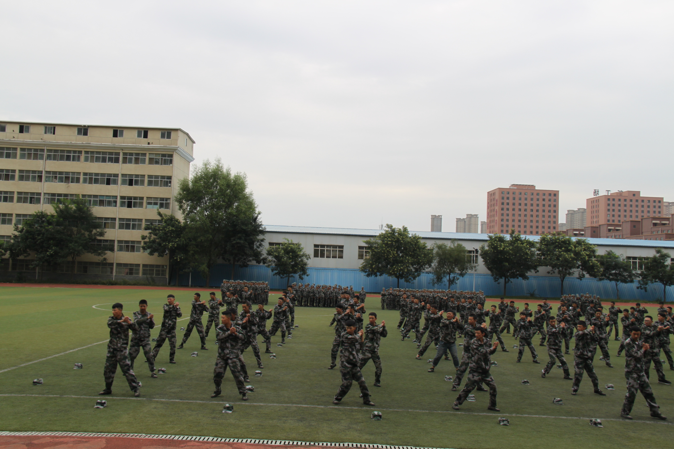 举行国防教育总结表彰暨开学典礼,甘肃国防技工学校