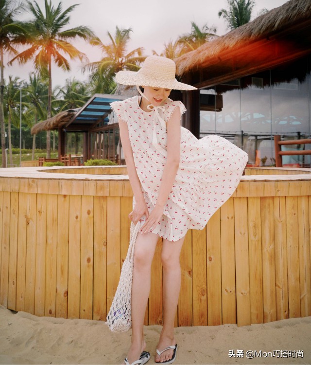 今夏火了一种帽子叫“烟筒帽”，时髦百搭显脸小，戴对整容级好看