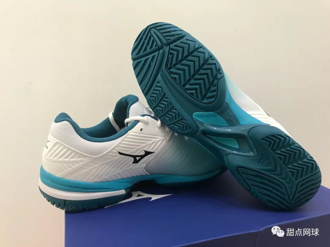 美津浓足球鞋wave系列评测,美津浓waveup足球鞋开箱测评