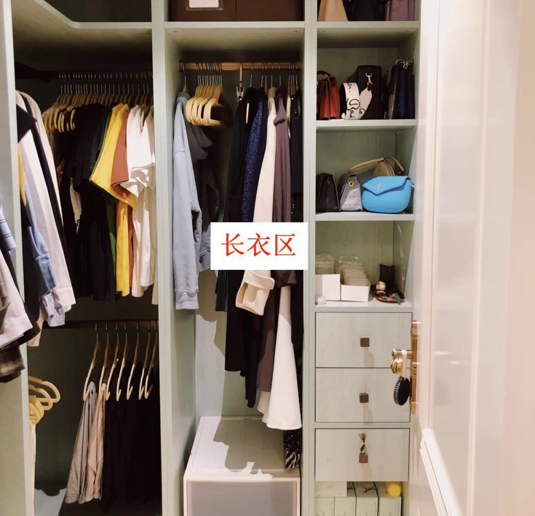 卧室整体定制衣柜与成品衣柜,新房子买成品衣柜还是定制衣柜