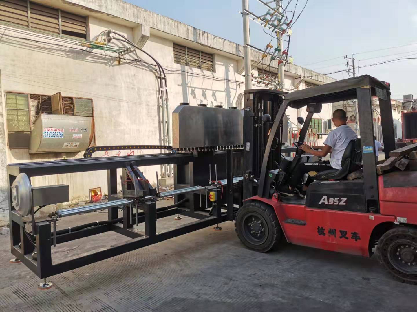 匠巨人管道多头自动钻孔机，40个头同时运作，看得见的高效