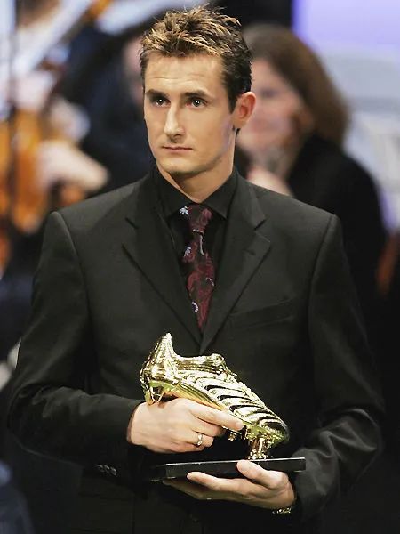 我是传奇插曲英文歌曲叫啥,平凡传奇克洛泽