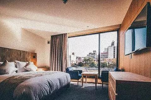 浜兘澶滄櫄绾冲噳,浜兘绾冲噳