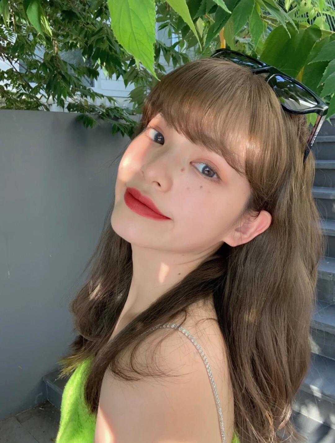 2022年流行发色显白黑茶冷棕,流行发色2021显白减龄短发颜色