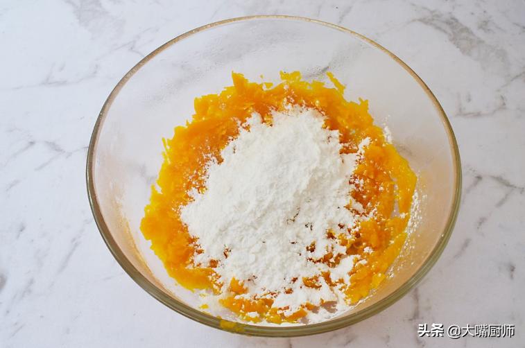 中秋节快到了教你做广式五仁月饼,手工月饼的做法及配方窍门