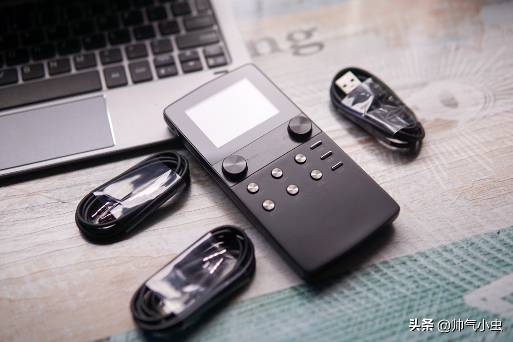 售价999元，用了之后，才发现我离那些主播只差一张好声卡