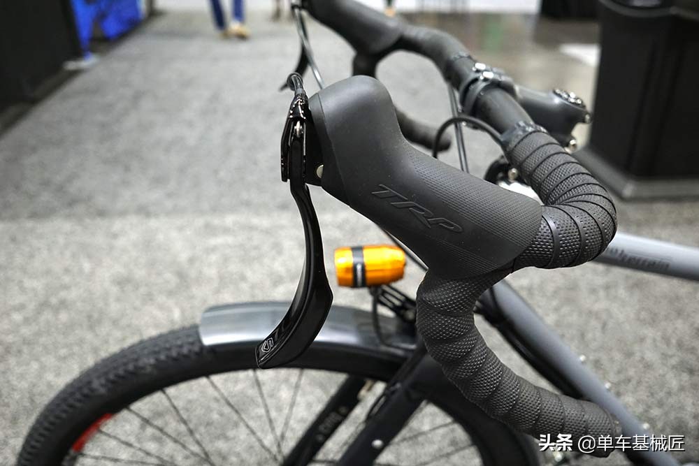 两个变速器的自行车,搭配了变速箱的自行车