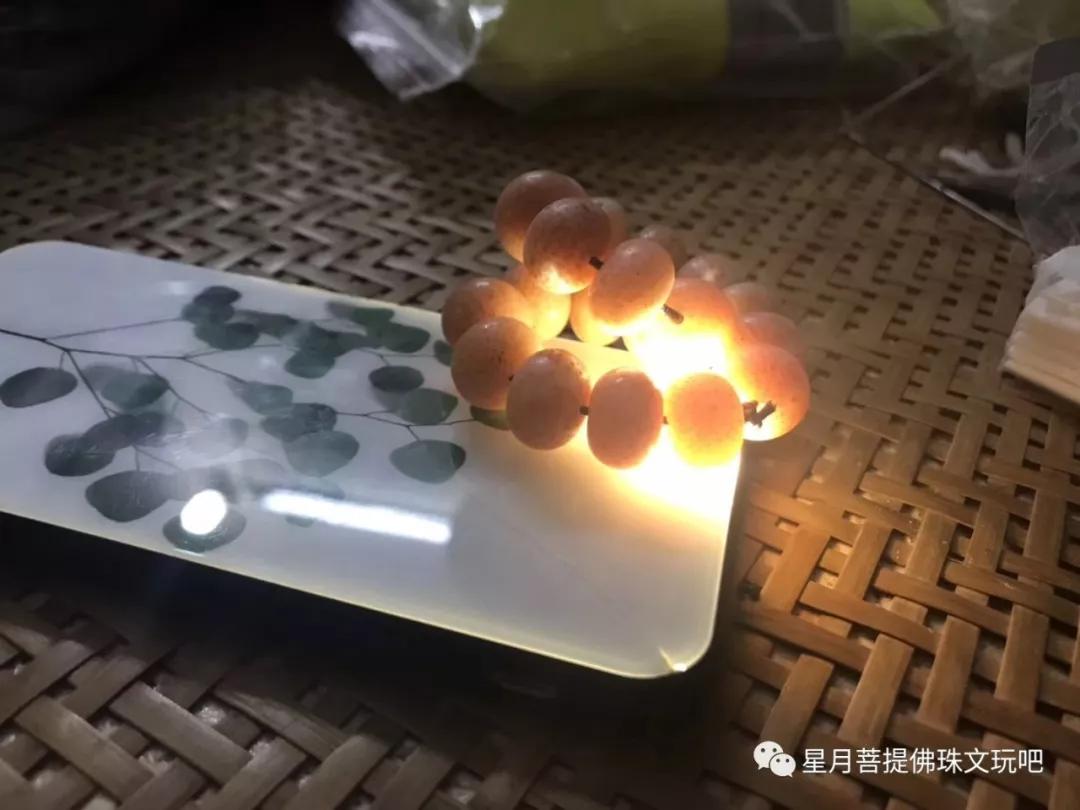 星月菩提盘玉化后效果,星月菩提全玉化和微玉化