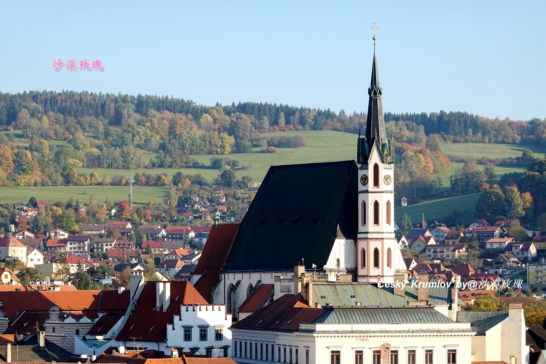 在有“捷克的丽江”之称的小镇,寻觅五瓣玫瑰的芳香
