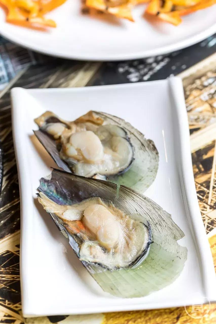 桥东爆出一锅「豪华花胶鸡」排队也要吃！还藏着一个海鲜市集