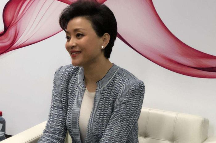 如何以正能量引导孩子的人生之路,杨澜认为孩子树立正确的三观