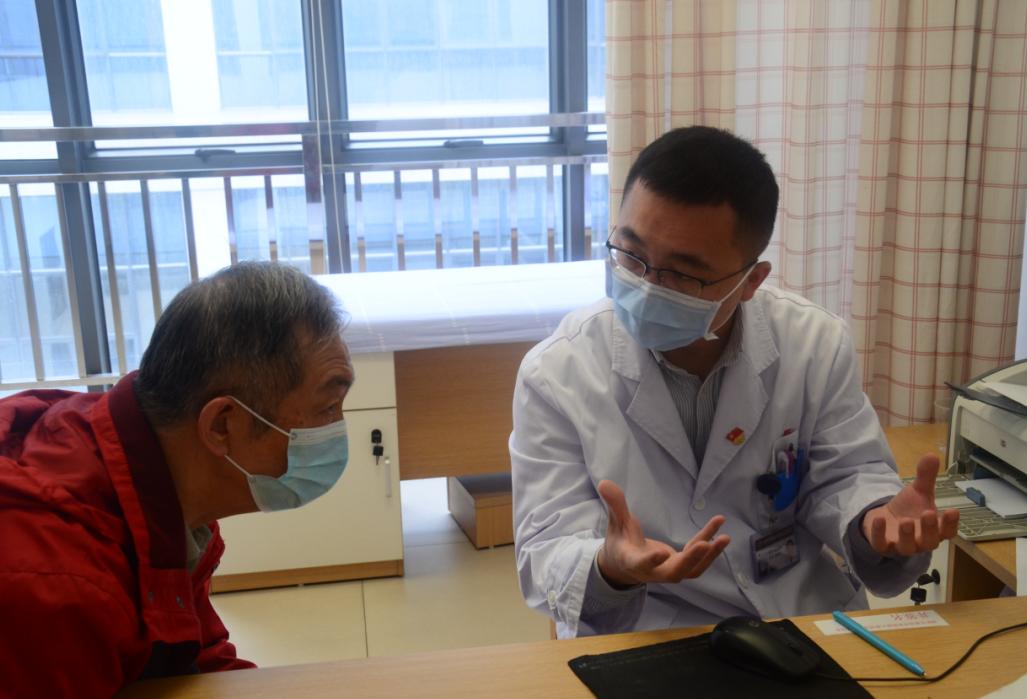 髋关节置换专家直播间,膝关节置换名医在线问诊