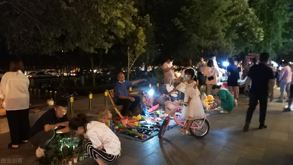 别瞧不起小生意,别瞧不起摆摊的人