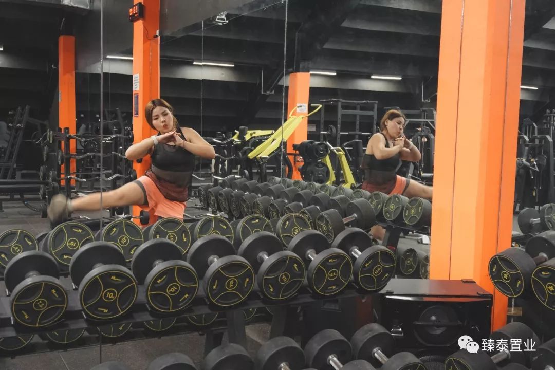 范冰冰蕾哈娜蓝色妆容,范冰冰蕾哈娜