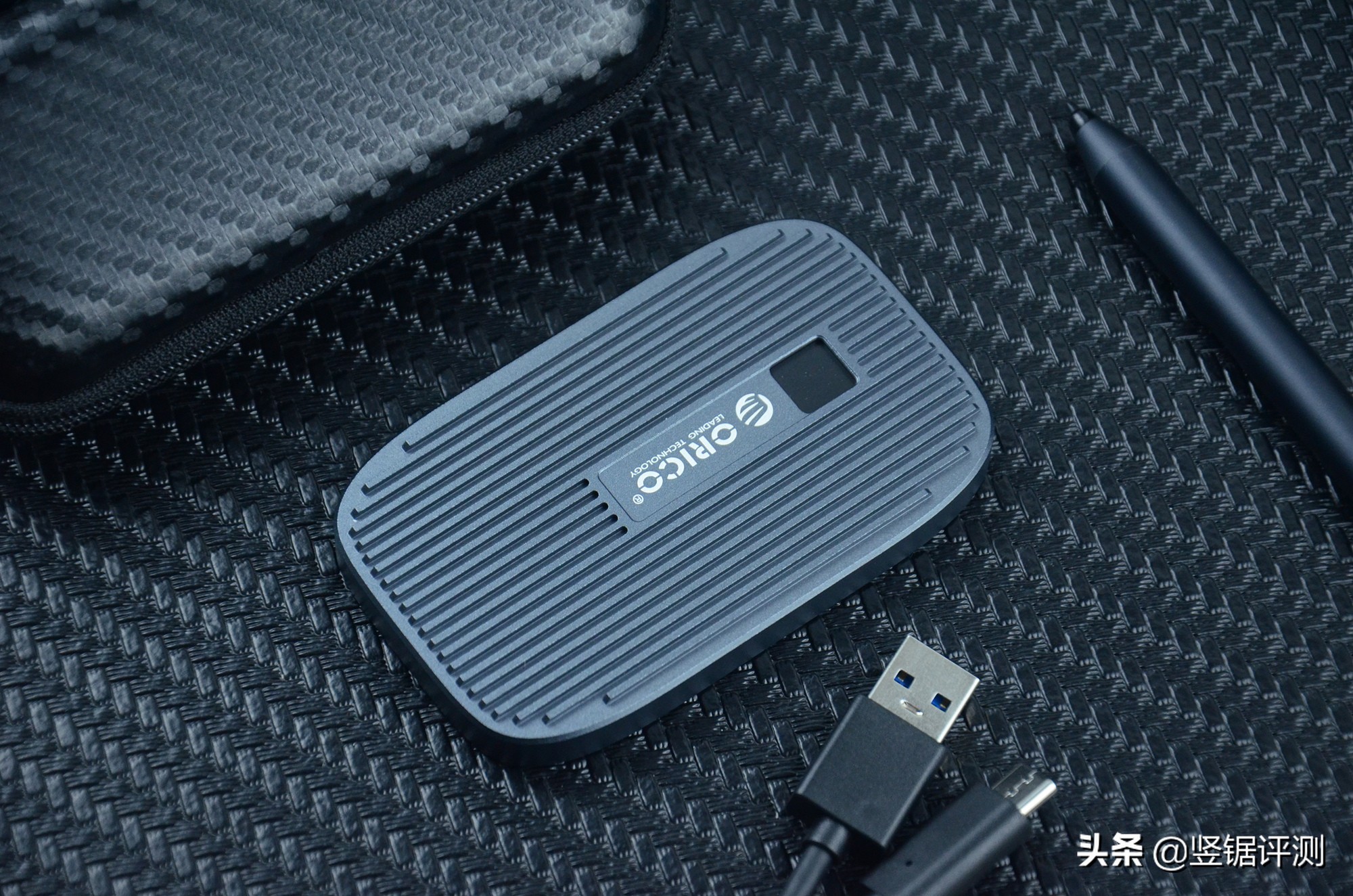 拥有“指纹加密”设计的国产移动固态硬盘：OricoFEN300评测体验