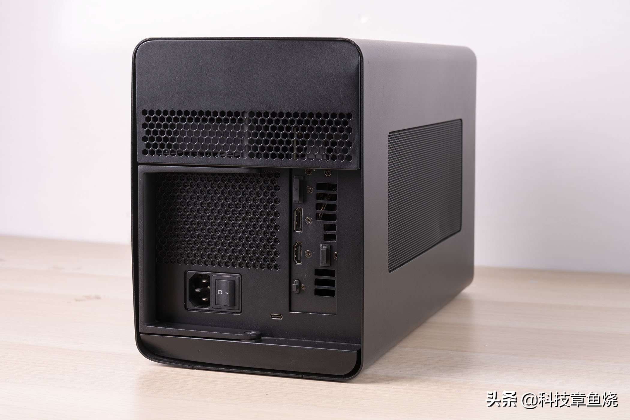 雷蛇战核显卡扩展坞工作原理,雷蛇战核x需要驱动么